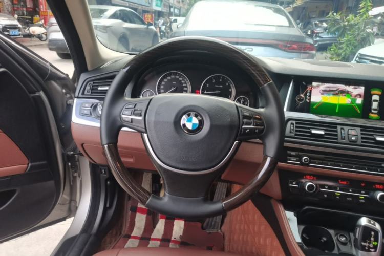 Used BMW 5 Series 2017 520Li Elegant Edition Steering Wheel