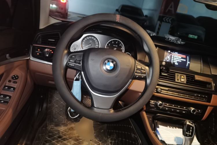 Used BMW 5 Series 2017 520Li Elegant Edition Steering Wheel