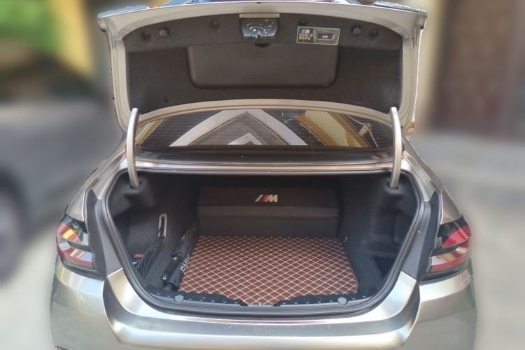 Used BMW 5 Series 2017 525Li Luxury Design Package Trunk