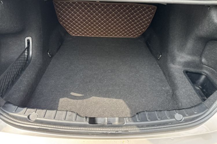 Used BMW 5 Series 2017 525Li Leading Model Trunk