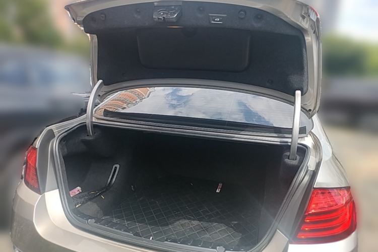 Used BMW 5 Series 2017 525Li Leading Model Trunk