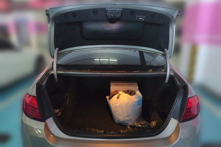 Used BMW 5 Series 2017 525Li Leading Model Trunk