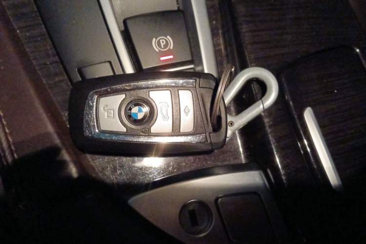 Used BMW 5 Series 2017 525Li Luxury Design Package Vehicle Key