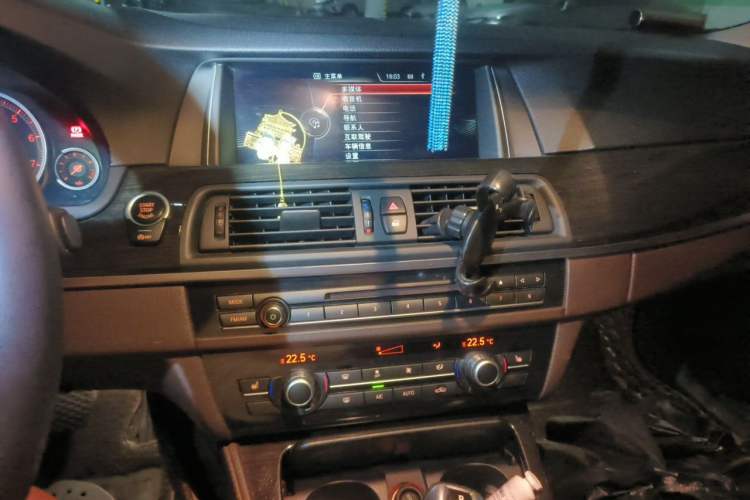Used BMW 5 Series 2017 525Li Luxury Design Package Audio And AC Panel