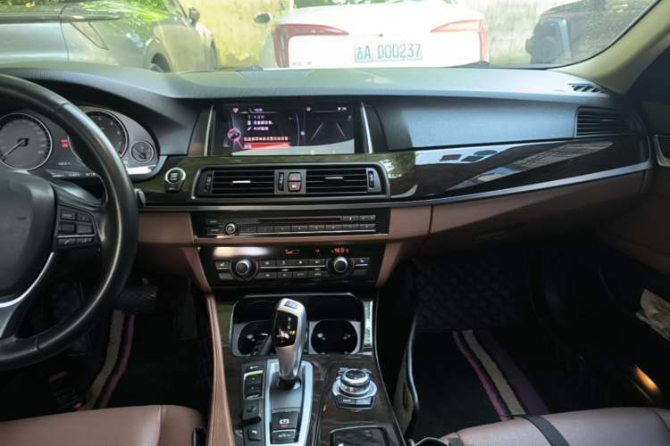 Used BMW 5 Series 2017 525Li Leading Model Audio And AC Panel