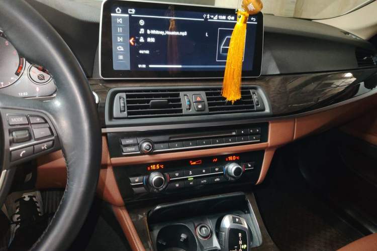 Used BMW 5 Series 2017 525Li Leading Model Audio And AC Panel