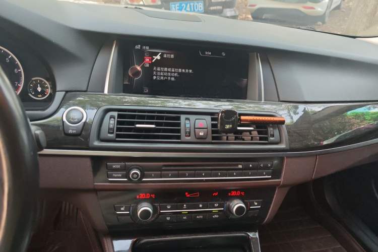 Used BMW 5 Series 2017 525Li Luxury Design Package Audio And AC Panel