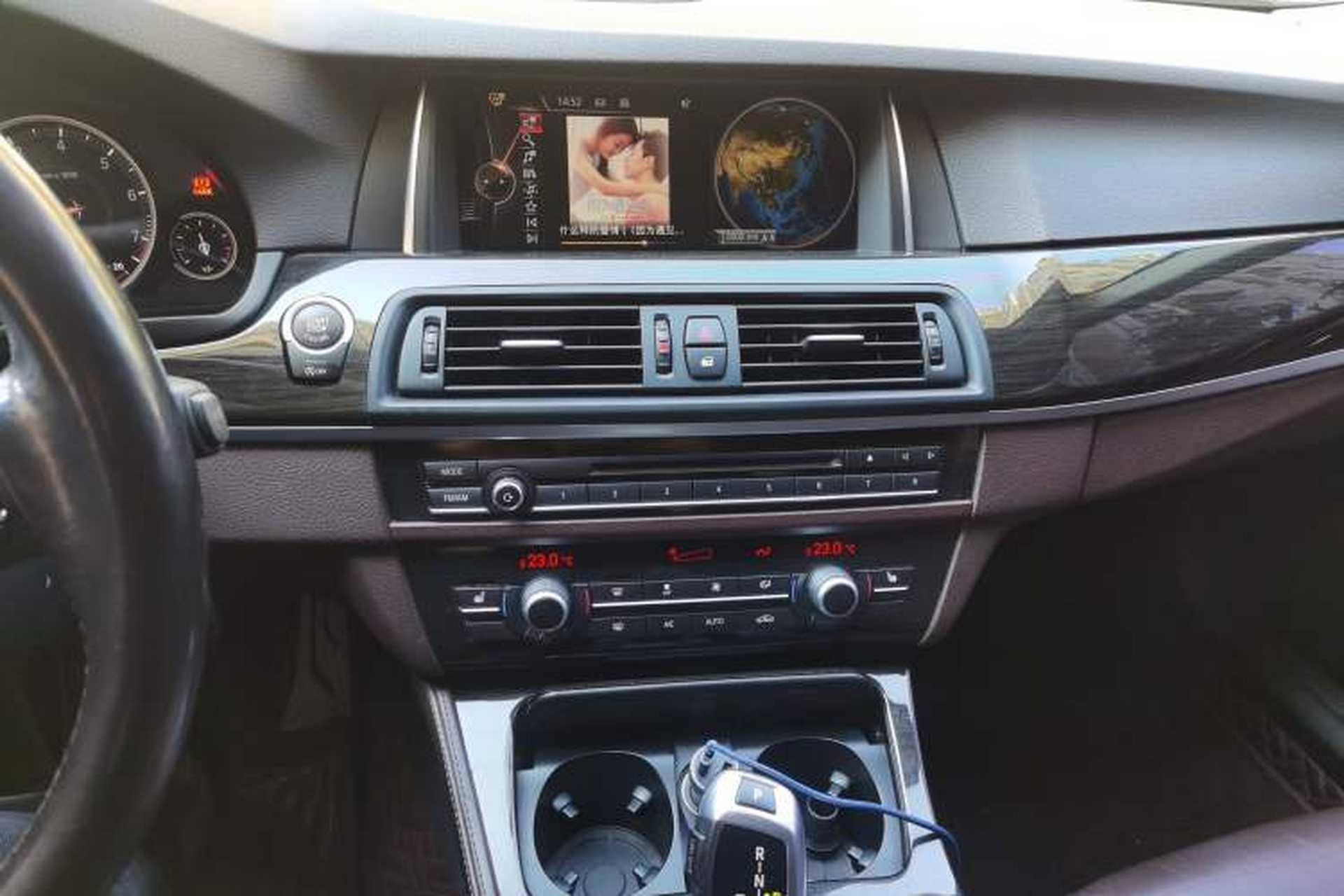 Used BMW 5 Series 2017 525Li Luxury Design Package Audio And AC Panel