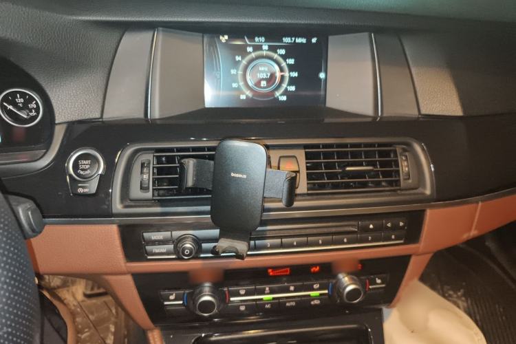 Used BMW 5 Series 2017 520Li Elegant Edition Audio And AC Panel