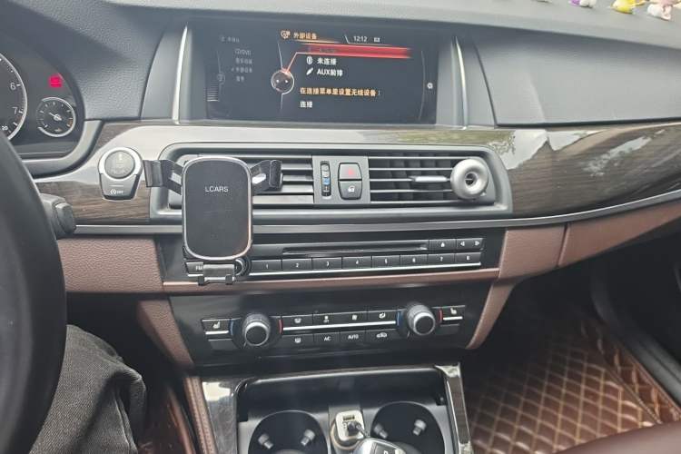 Used BMW 5 Series 2017 525Li Luxury Design Package Audio And AC Panel