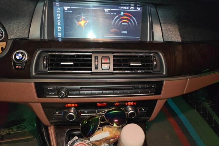 Used BMW 5 Series 2017 525Li Leading Model Audio And AC Panel