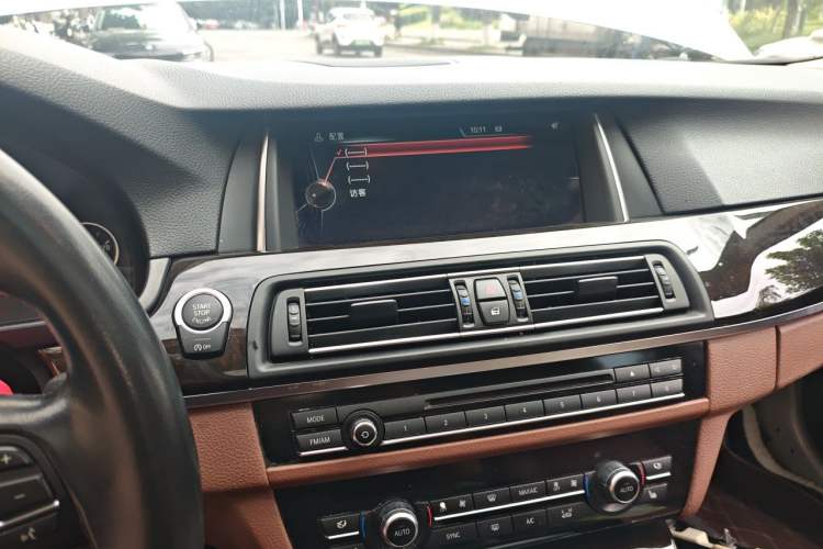 Used BMW 5 Series 2017 528Li Leading Model Audio And AC Panel