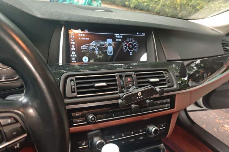 Used BMW 5 Series 2017 520Li Elegant Edition Audio And AC Panel