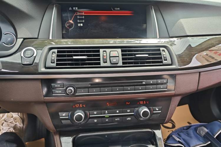 Used BMW 5 Series 2017 525Li Luxury Design Package Audio And AC Panel