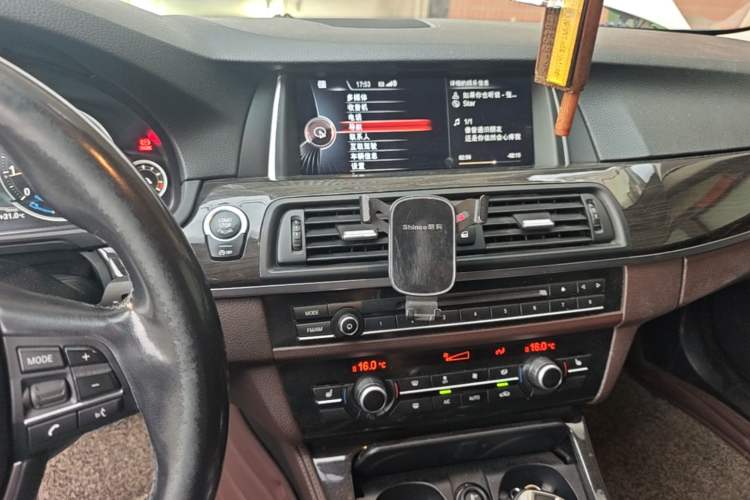 Used BMW 5 Series 2017 525Li Luxury Design Package Audio And AC Panel