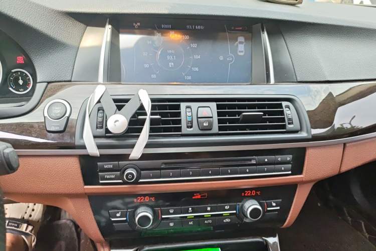 Used BMW 5 Series 2017 525Li Leading Model Audio And AC Panel