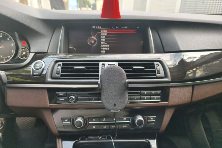 Used BMW 5 Series 2017 525Li Luxury Design Package Audio And AC Panel