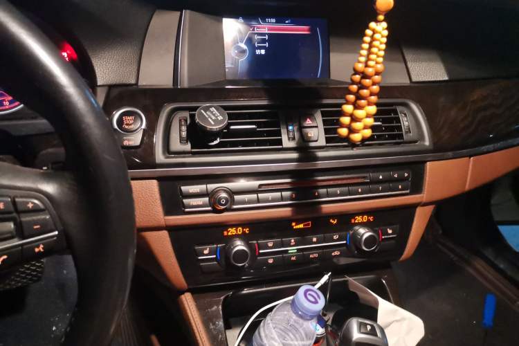 Used BMW 5 Series 2017 525Li Leading Model Audio And AC Panel