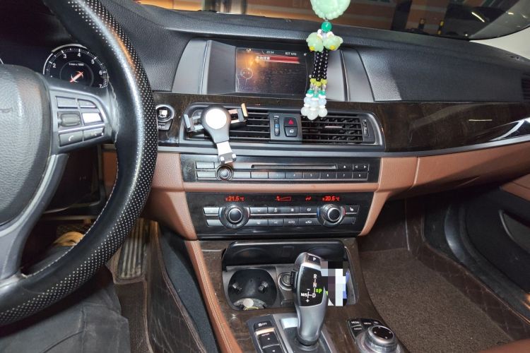 Used BMW 5 Series 2017 525Li Leading Model Audio And AC Panel