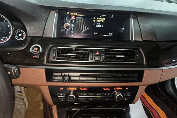 Used BMW 5 Series 2017 528Li Leading Model Audio And AC Panel