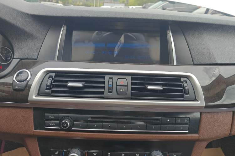 Used BMW 5 Series 2017 525Li Leading Model Audio And AC Panel