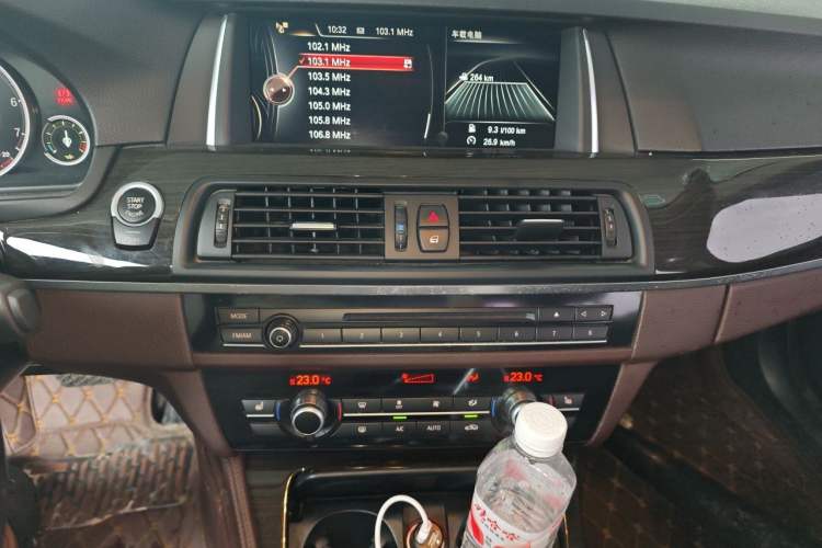 Used BMW 5 Series 2017 525Li Luxury Design Package Audio And AC Panel