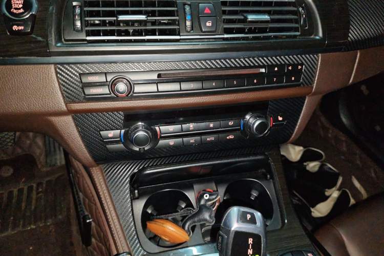 Used BMW 5 Series 2017 525Li Luxury Design Package Audio And AC Panel