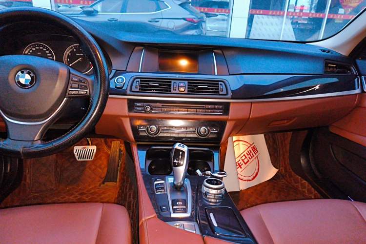 Used BMW 5 Series 2017 520Li Elegant Edition Audio And AC Panel