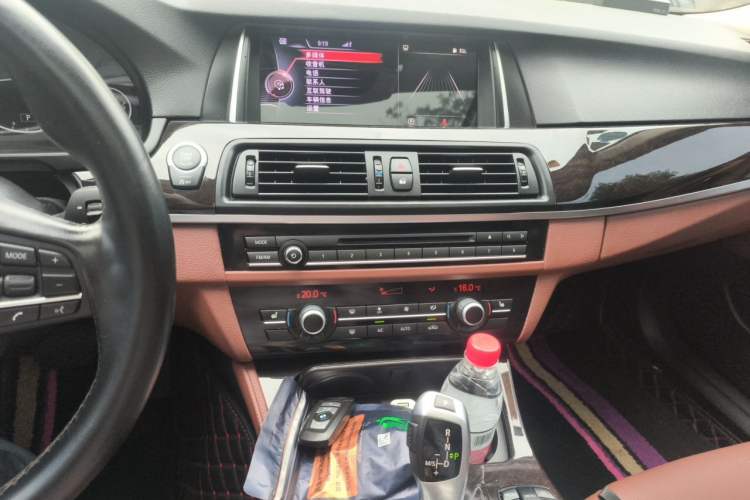 Used BMW 5 Series 2017 525Li Leading Model Audio And AC Panel