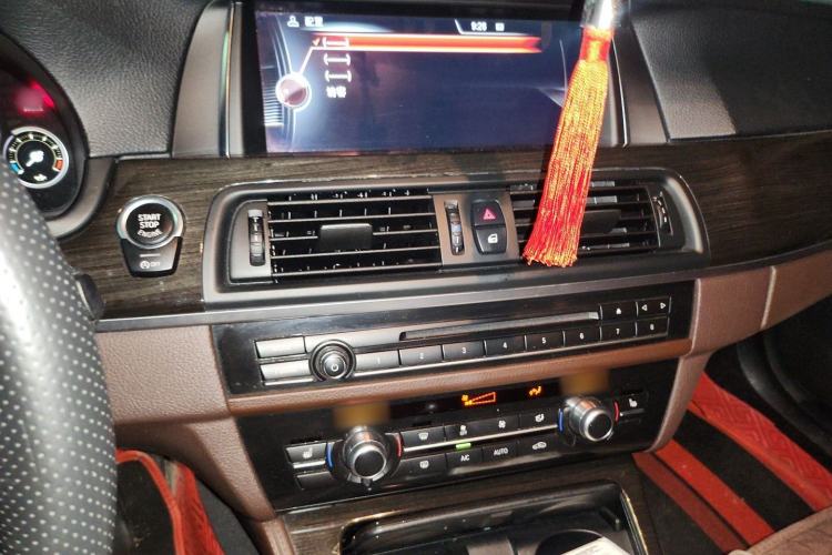 Used BMW 5 Series 2017 525Li Luxury Design Package Audio And AC Panel
