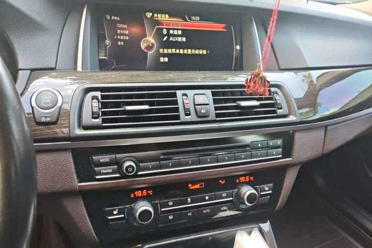 Used BMW 5 Series 2017 525Li Luxury Design Package Audio And AC Panel