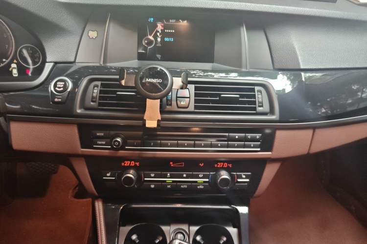Used BMW 5 Series 2017 520Li Elegant Edition Audio And AC Panel