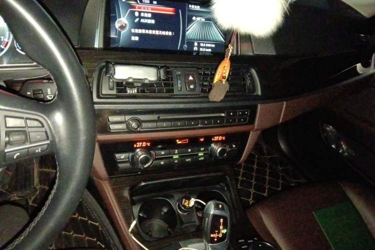 Used BMW 5 Series 2017 525Li Luxury Design Package Audio And AC Panel