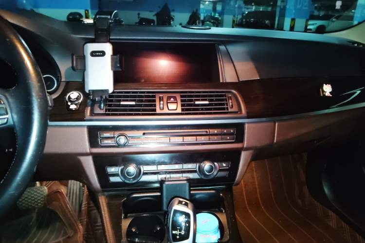 Used BMW 5 Series 2017 525Li Luxury Design Package Audio And AC Panel