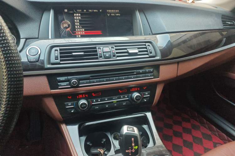 Used BMW 5 Series 2017 528Li Leading Model Audio And AC Panel