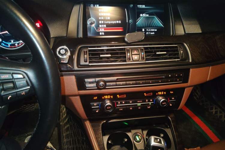 Used BMW 5 Series 2017 528Li Leading Model Audio And AC Panel