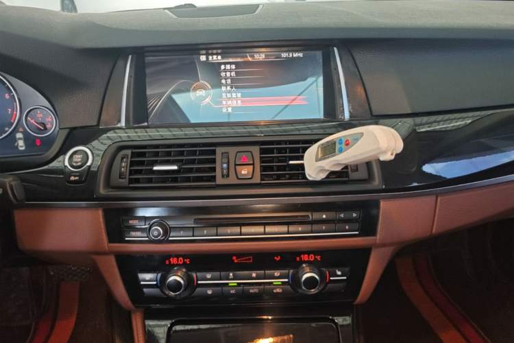 Used BMW 5 Series 2017 520Li Elegant Edition Audio And AC Panel