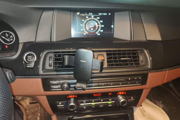 Used BMW 5 Series 2017 520Li Elegant Edition Audio And AC Panel