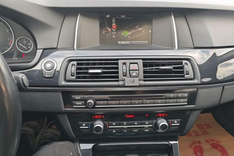 Used BMW 5 Series 2017 520Li Elegant Edition Audio And AC Panel
