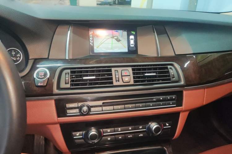 Used BMW 5 Series 2017 525Li Leading Model Audio And AC Panel