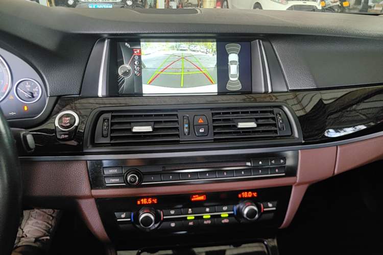 Used BMW 5 Series 2017 525Li Leading Model Audio And AC Panel