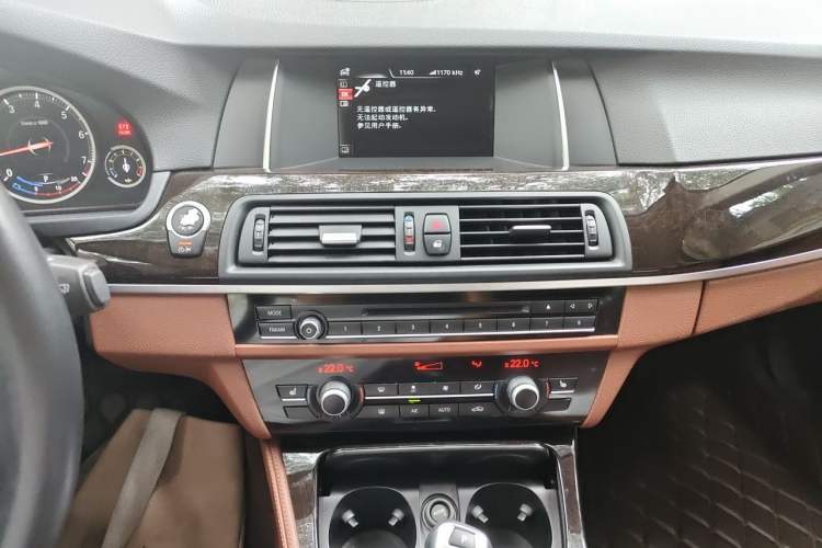 Used BMW 5 Series 2017 525Li Leading Model Audio And AC Panel