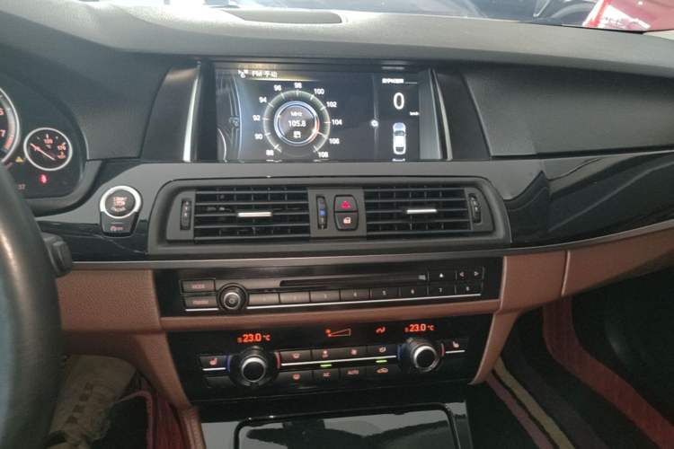Used BMW 5 Series 2017 520Li Elegant Edition Audio And AC Panel