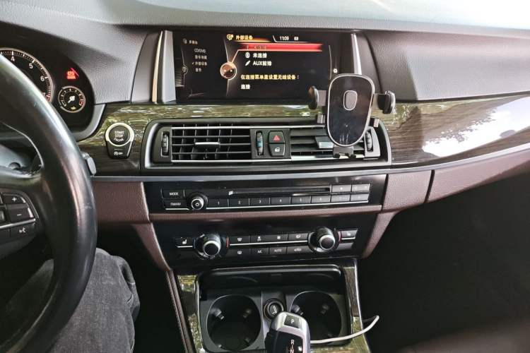 Used BMW 5 Series 2017 525Li Luxury Design Package Audio And AC Panel