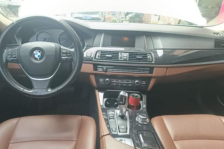 Used BMW 5 Series 2017 520Li Elegant Edition Audio And AC Panel