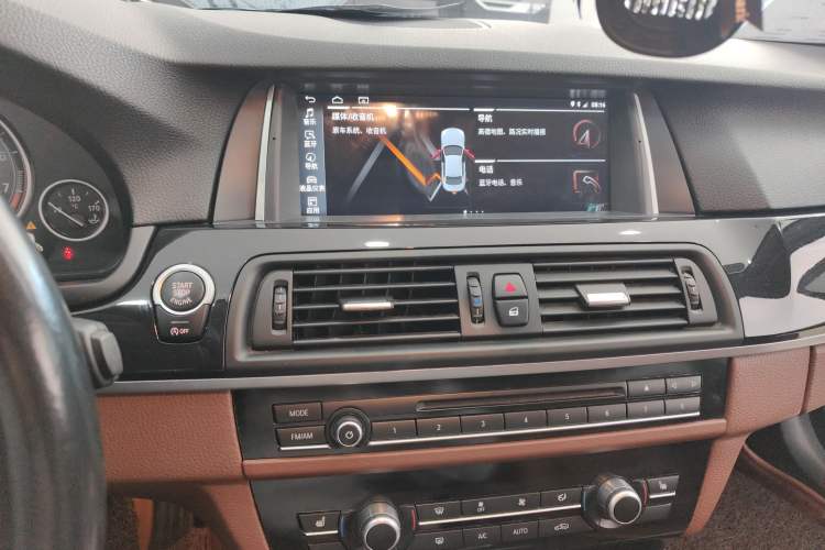 Used BMW 5 Series 2017 520Li Elegant Edition Audio And AC Panel