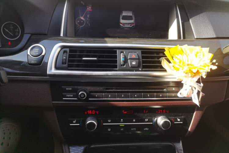 Used BMW 5 Series 2017 525Li Luxury Design Package Audio And AC Panel