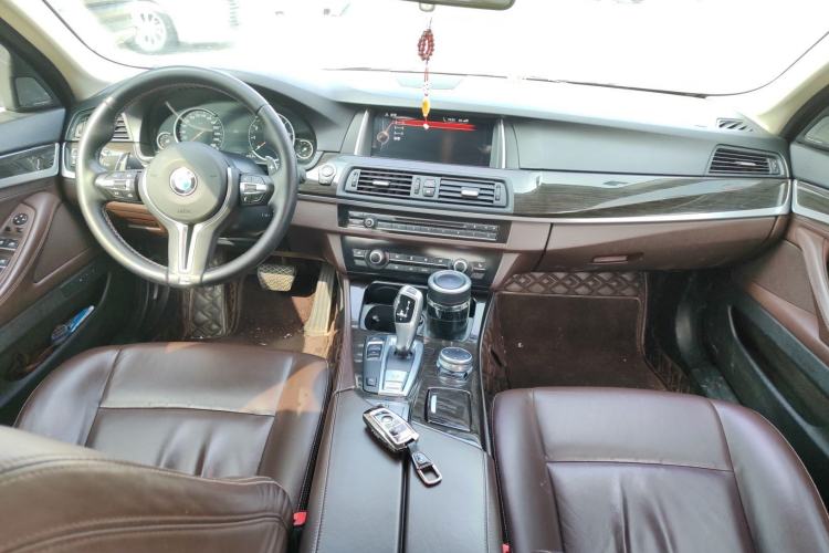 Used BMW 5 Series 2017 525Li Luxury Design Package Center Console