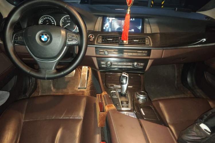 Used BMW 5 Series 2017 525Li Leading Model Center Console