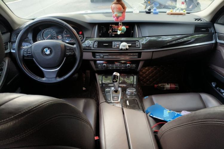Used BMW 5 Series 2017 525Li Luxury Design Package Center Console